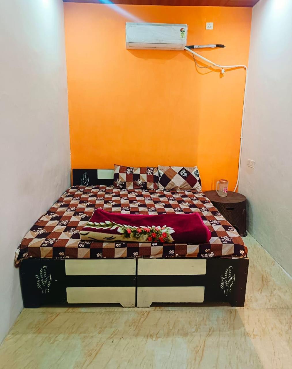 Jay Shree Radhey Home Stay Mathura Exterior photo